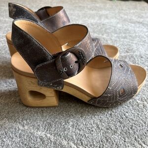 Dansko Odele sandal clogs with cut out heel - EU 39